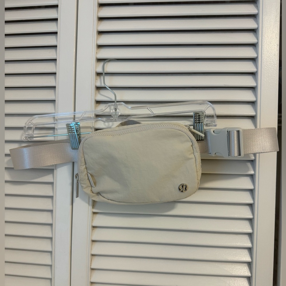 Lululemon Everywhere Belt Bag 1L